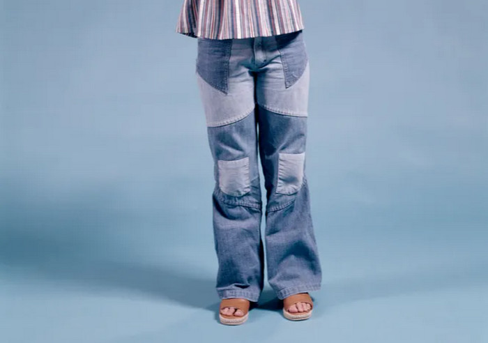 Модные джинсы на весну и лето 2023 года и их фото